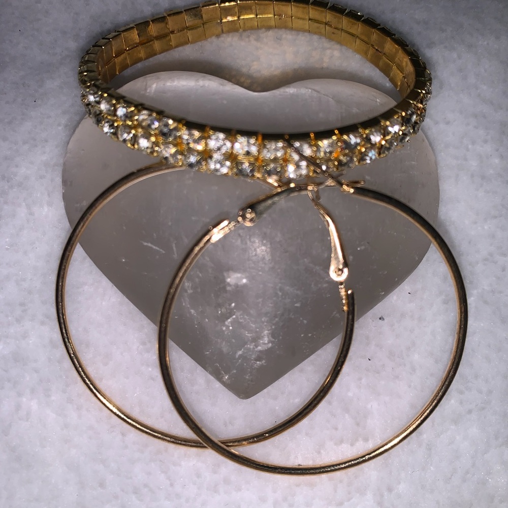Earings, hair piece, bracelet